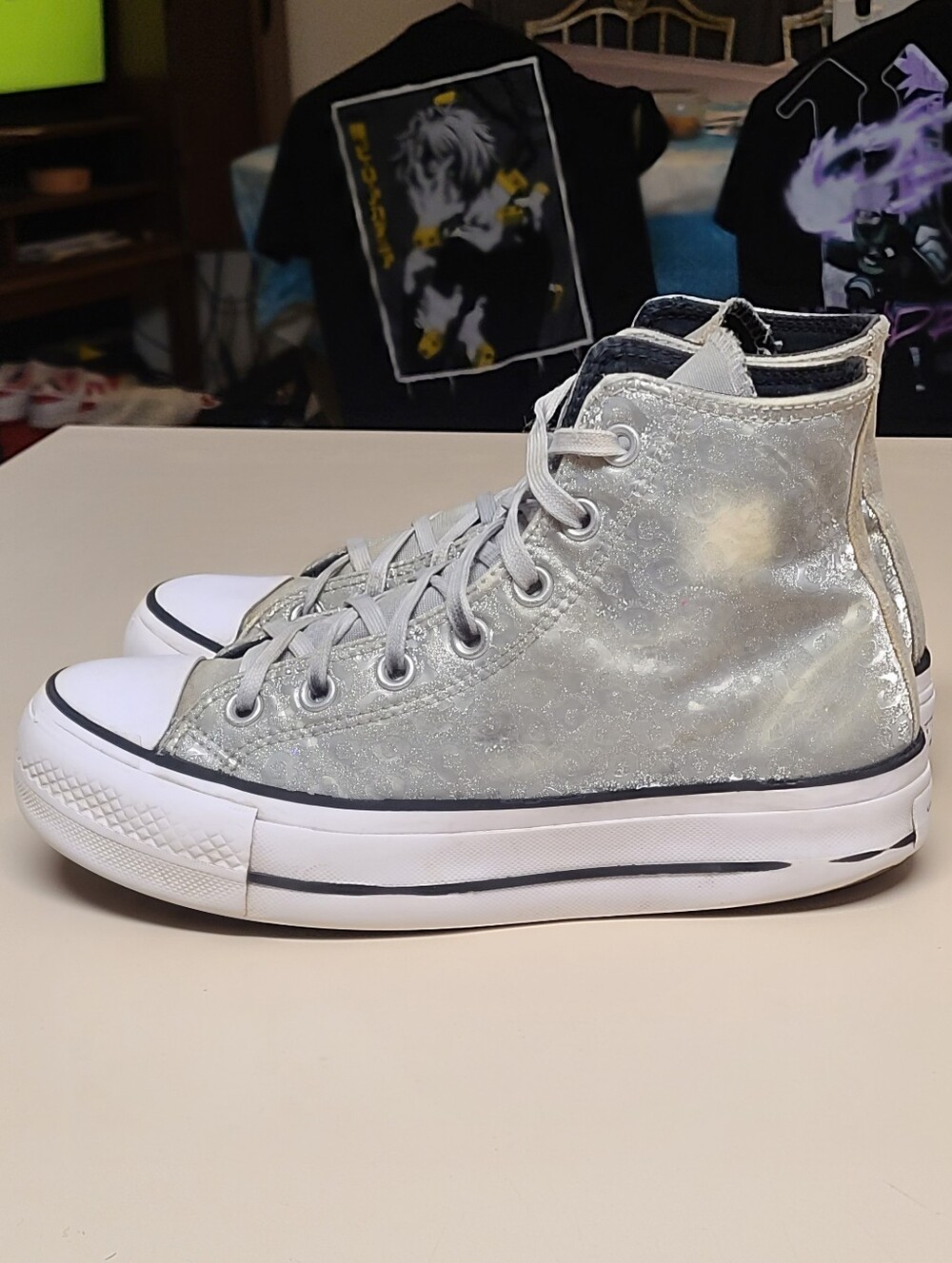 Converse CTAS hi Distressed Metallic Silver casual hi top sneakers size 7